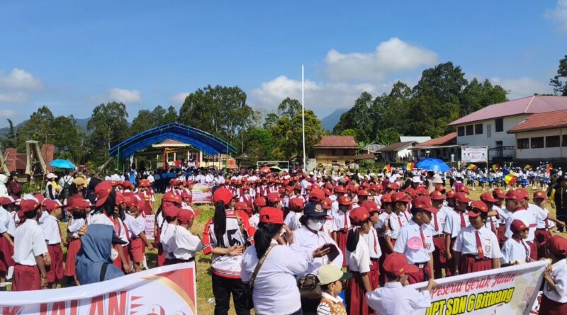 Keseruan Lomba Gerak Jalan Pelajar dan Masyarakat di Bittuang Hadirkan Nilai-Nilai Kolaboratif